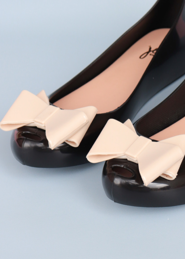 Gabriela Lazo Negro/Beige