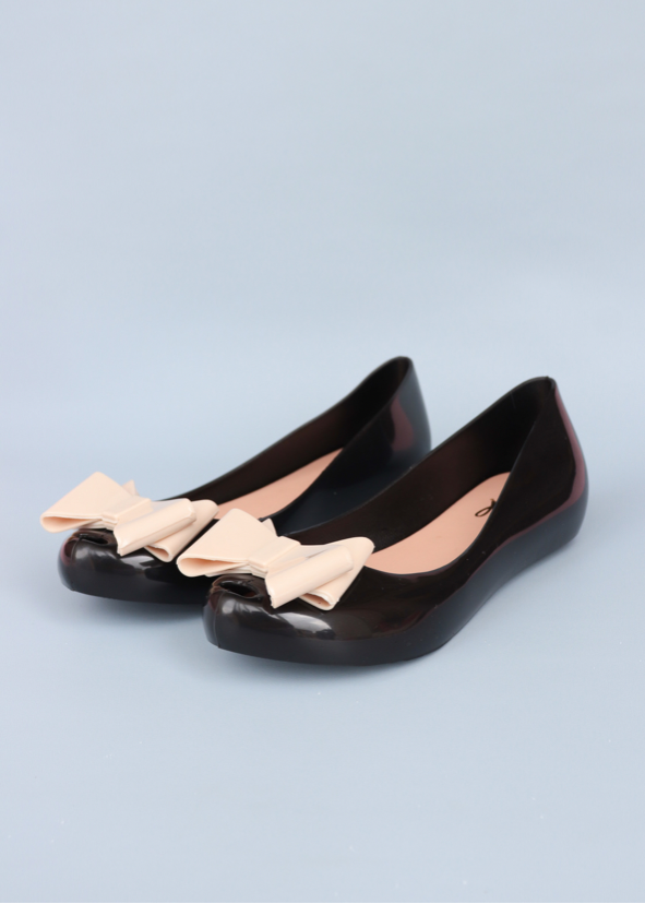 Gabriela Lazo Negro/Beige