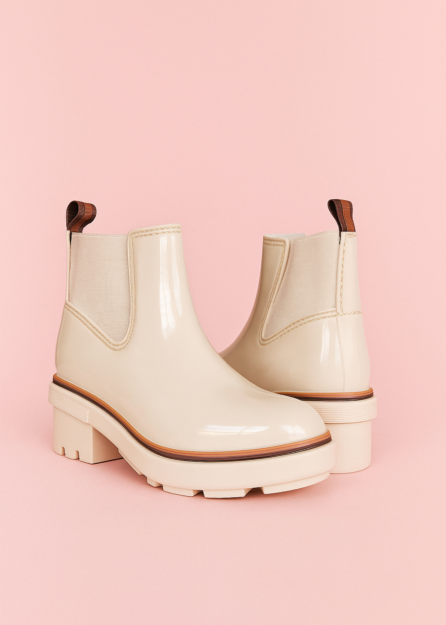 Botines Charlotte Force tipo Chelsea con Aplique bicolor