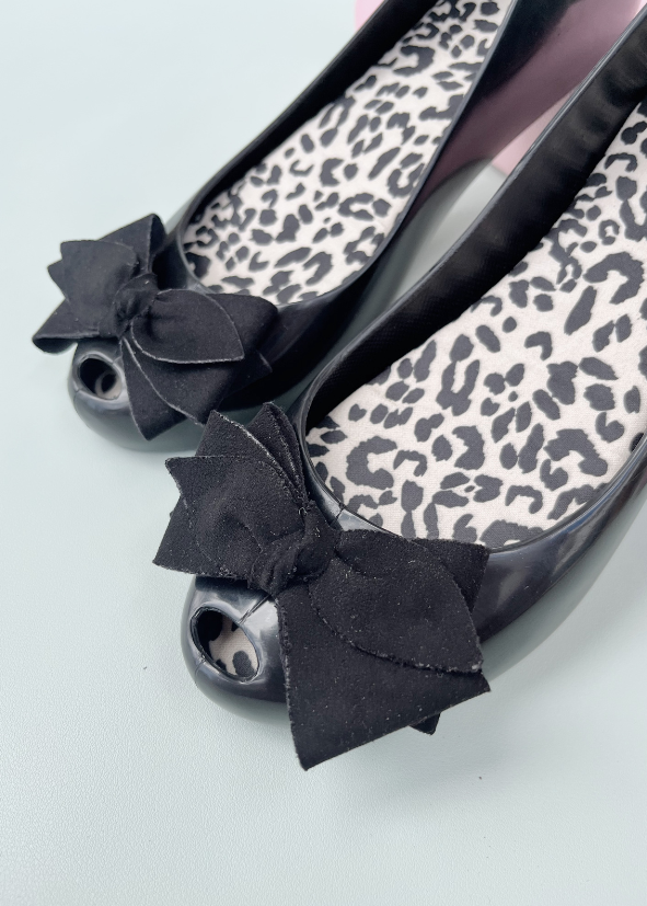 Gabriela Bow Wild Negro