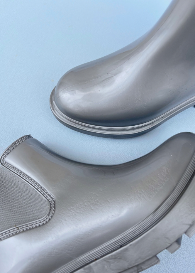 Botines Charlotte en PVC silueta Chelsea