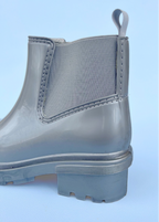 Botines Charlotte en PVC silueta Chelsea